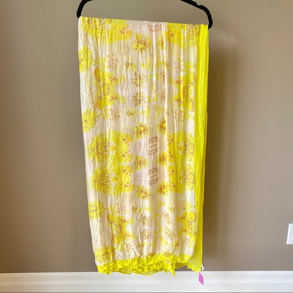Stella & Dot Yellow Scarf/Wrap - Picture 2 of 4
